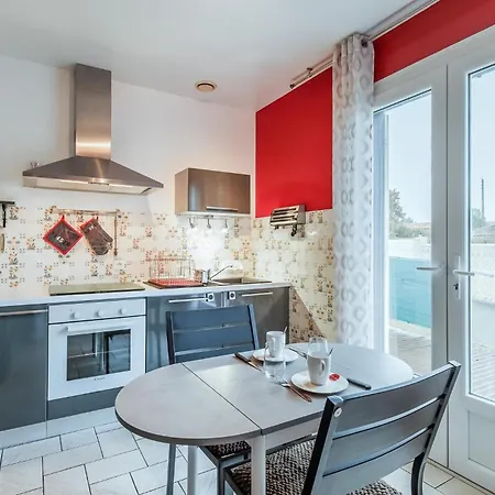 Beautiful In With Wifi Holiday home Royan